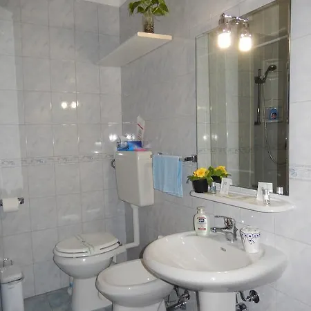 לינה וארוחת בוקר Casa Mira