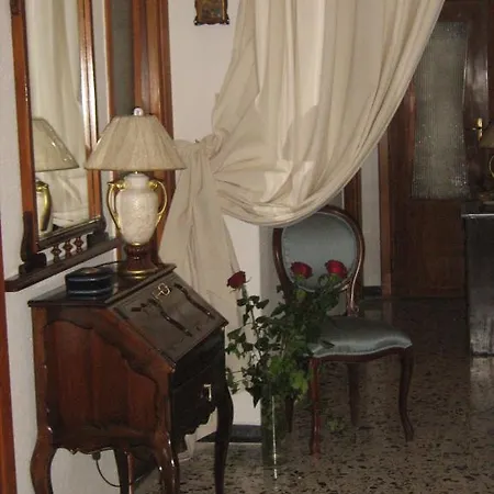 לינה וארוחת בוקר Casa Mira